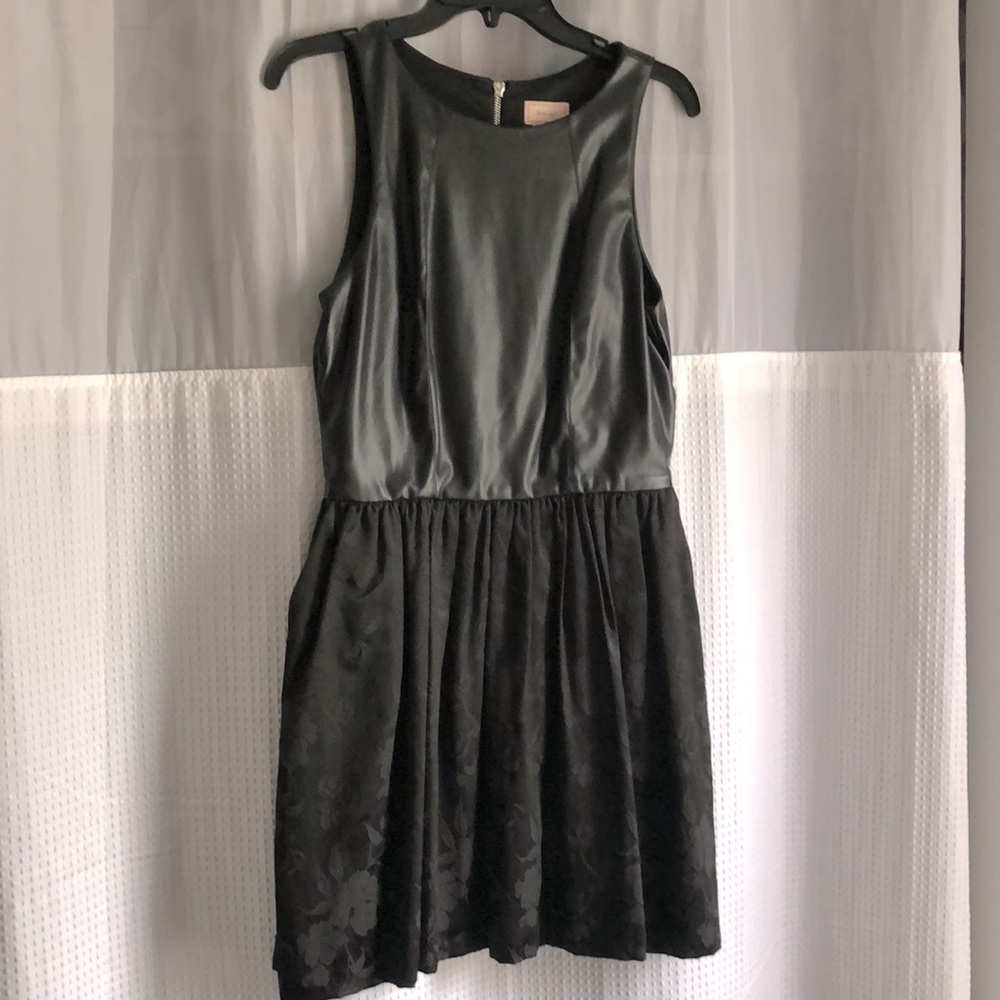 Mini dress with sass! Size Large